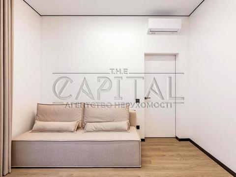 дом по адресу привітна, 1