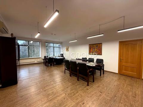 комерційна за адресою Лук'янівська вул., 1