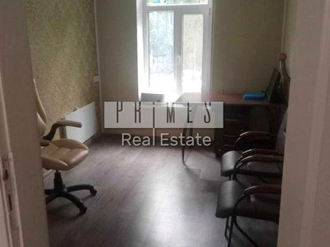 комерційна за адресою Кудрявська вул., 12