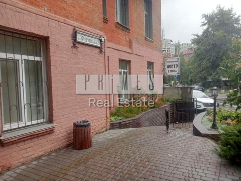 комерційна за адресою Кудрявська вул., 12