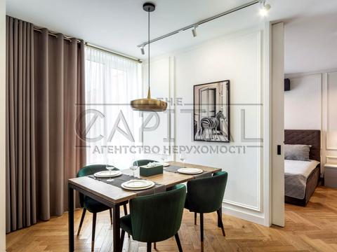 квартира за адресою Регенераторна вул., 4к2