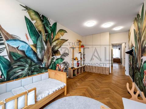 квартира за адресою Регенераторна вул., 4к2