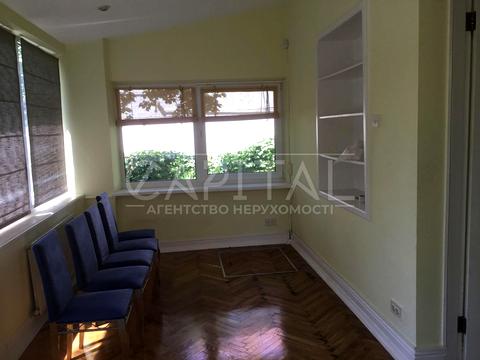 будинок за адресою Київ, Добровольчих Батальйонів вул. (Панфіловців)