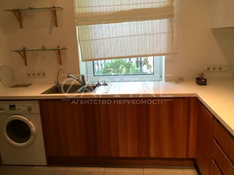 будинок за адресою Київ, Добровольчих Батальйонів вул. (Панфіловців)