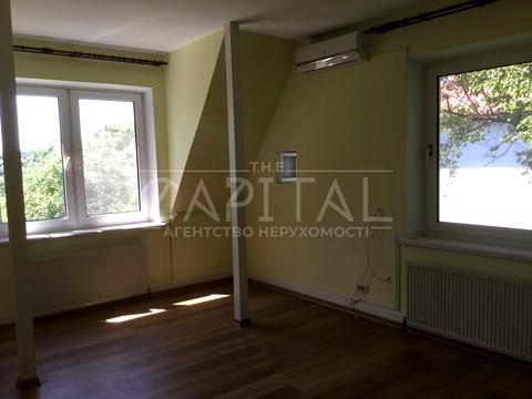 будинок за адресою Київ, Добровольчих Батальйонів вул. (Панфіловців)