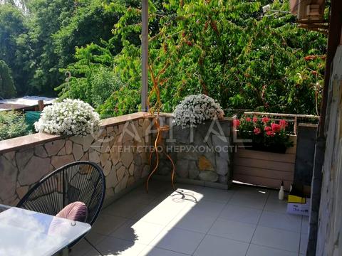 будинок за адресою Київ, Добровольчих Батальйонів вул. (Панфіловців)