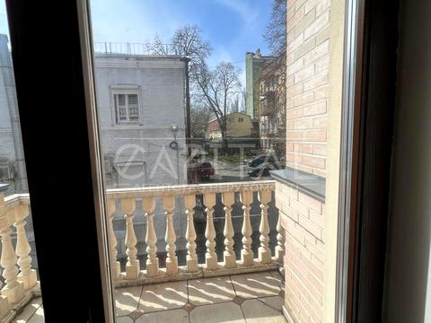 комерційна за адресою Євгена Чикаленка вул. (Пушкінська), 32В