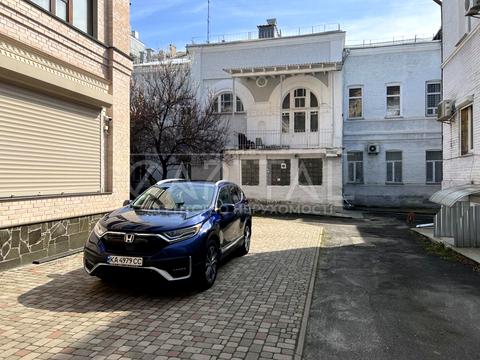комерційна за адресою Євгена Чикаленка вул. (Пушкінська), 32В