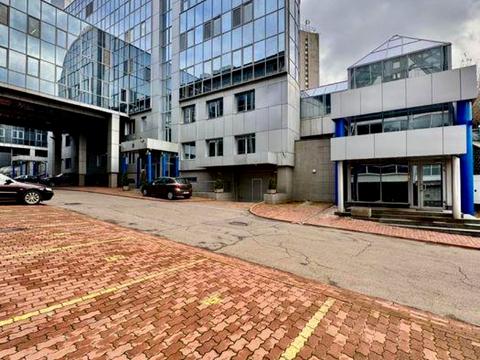 комерційна за адресою Київ, Спортивна пл., 3В