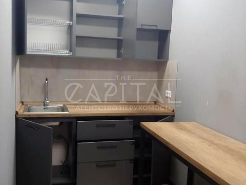 комерційна за адресою Кловський узвіз, 7a