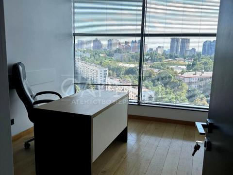 комерційна за адресою Київ, Мечникова вул. (Кловський), 2