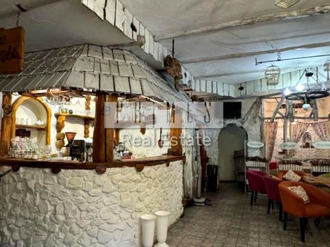 комерційна за адресою Вишгородська вул., 4