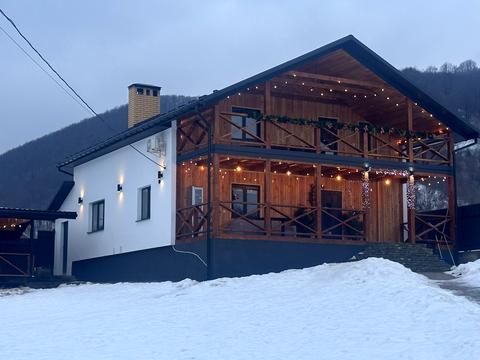 будинок за адресою с. Рибник, Нескорених 47а (Генерала Тимошенка)