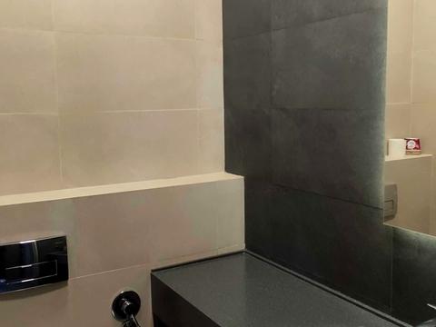 комерційна за адресою Київ, Кропивницького вул., 8