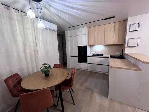 квартира за адресою Степана Бандери вул., 77-Б