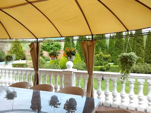 будинок за адресою Набережно-Дніпровська вул.