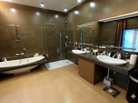 будинок за адресою Набережно-Дніпровська вул.