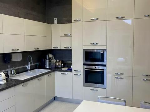 будинок за адресою Набережно-Дніпровська вул.