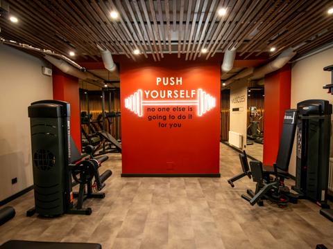 комерційна за адресою Саксаганського вул., 53/80