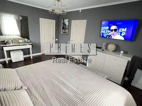 будинок за адресою с. Гатне, Академічна вул., 12