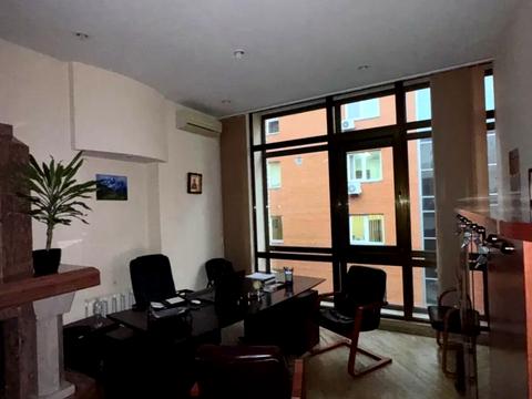 комерційна за адресою Велика Васильківська вул. (Червоноармійська), 60