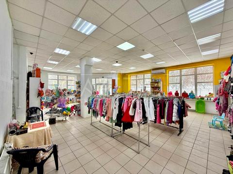 комерційна за адресою Дніпровська вул., 2