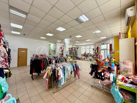 комерційна за адресою Дніпровська вул., 2