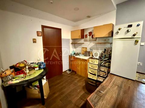 комерційна за адресою Дніпровська вул., 2