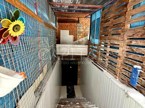 комерційна за адресою Дніпровська вул., 2