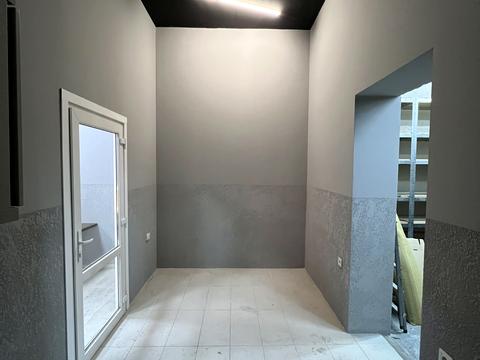 комерційна за адресою Боголюбова вул., 12