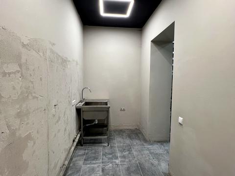 комерційна за адресою Боголюбова вул., 12