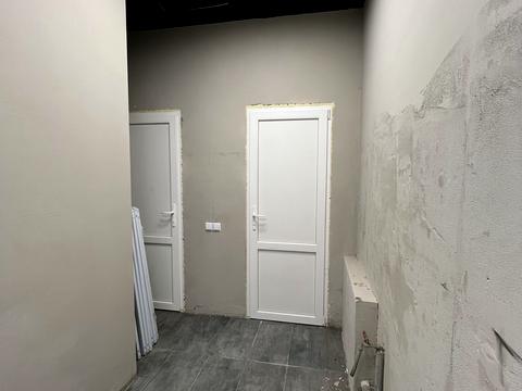 комерційна за адресою Боголюбова вул., 12