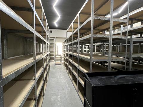 комерційна за адресою Боголюбова вул., 12