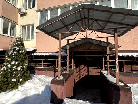 комерційна за адресою Боголюбова вул., 12