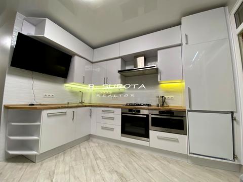 квартира за адресою Високовольтна вул., 14-Д