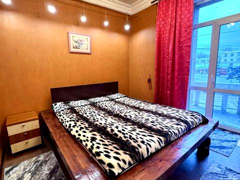 квартира за адресою Вокзальна пл. (Петровського), 2