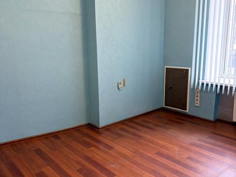 комерційна за адресою Павлівський майдан пл. (Рози Люксембург майдан), 5