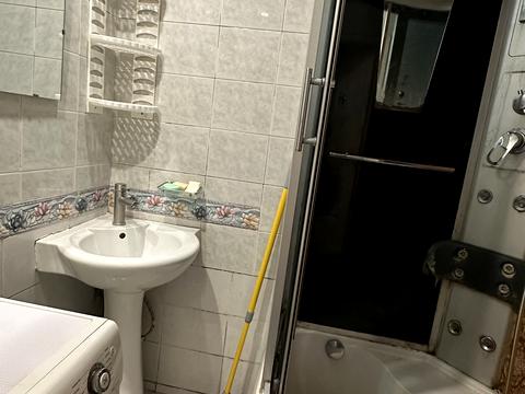 квартира за адресою Академіка Корольова вул., 98