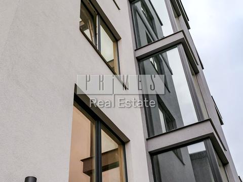 коммерческая по адресу Зверинецкая ул., 14