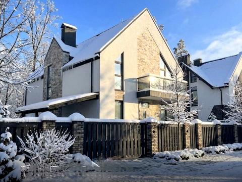 дом по адресу Евгения Коновальца ул., 49