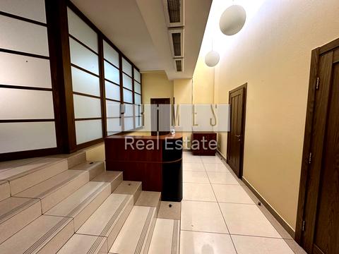 комерційна за адресою Антоновича вул., 157