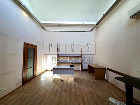 комерційна за адресою Антоновича вул., 157