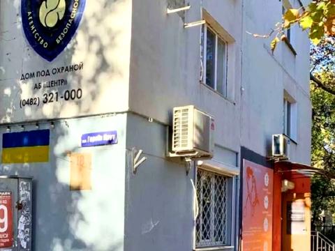 комерційна за адресою Героїв Крут вул. (Валентини Терешкової), 18