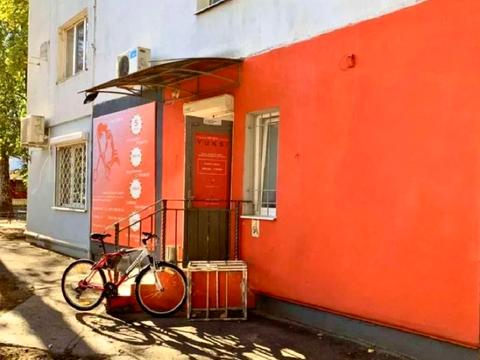 комерційна за адресою Героїв Крут вул. (Валентини Терешкової), 18