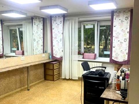 комерційна за адресою Героїв Крут вул. (Валентини Терешкової), 18