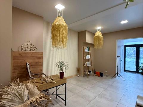 комерційна за адресою Стрийська вул., 108