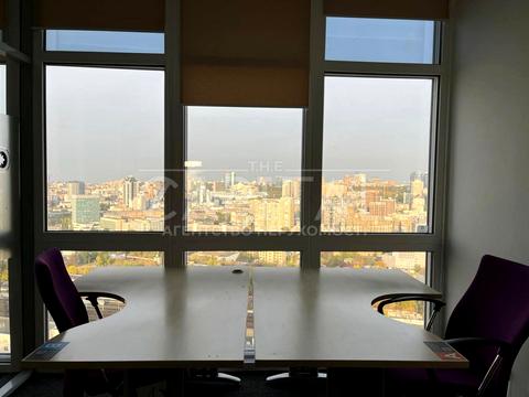 комерційна за адресою Київ, Миколи Амосова вул., 12