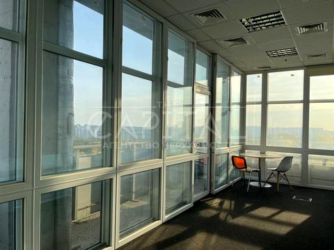 комерційна за адресою Київ, Миколи Амосова вул., 12