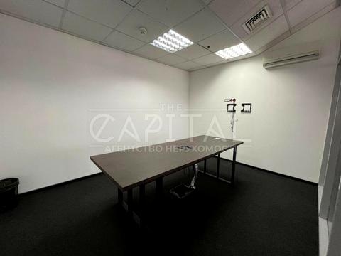 комерційна за адресою Київ, Миколи Амосова вул., 12