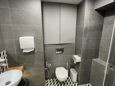 комерційна за адресою Василя Стефаника вул., 15